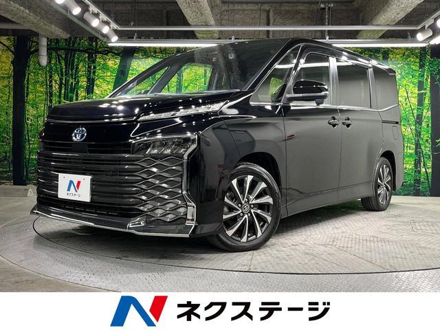 TOYOTA / VOXY HYBRID