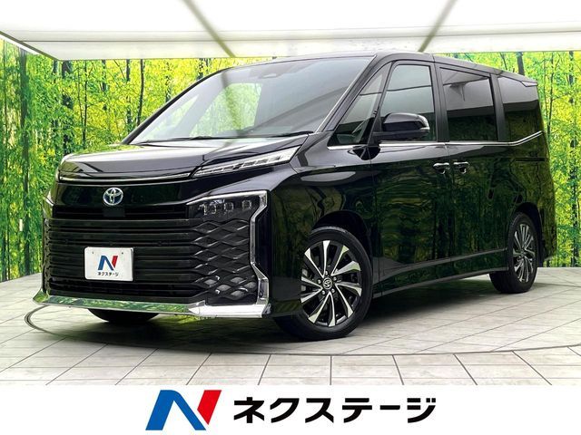 TOYOTA / VOXY HYBRID