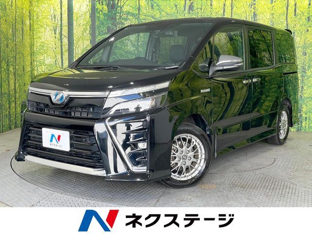 TOYOTA / VOXY HYBRID