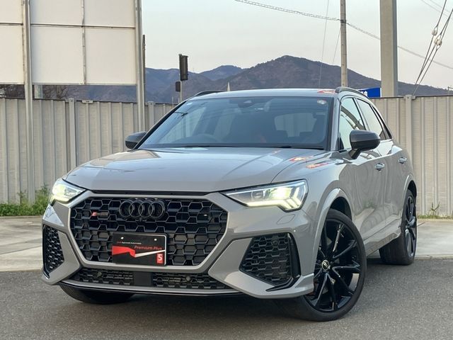 AUDI / AUDI RS Q3
