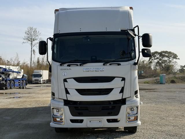 ISUZU / GIGA