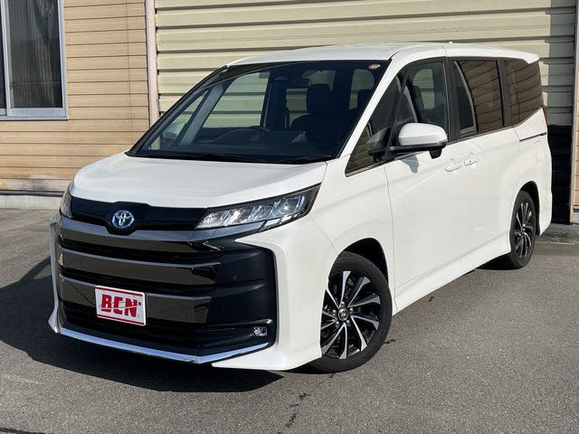 TOYOTA / NOAH HYBRID