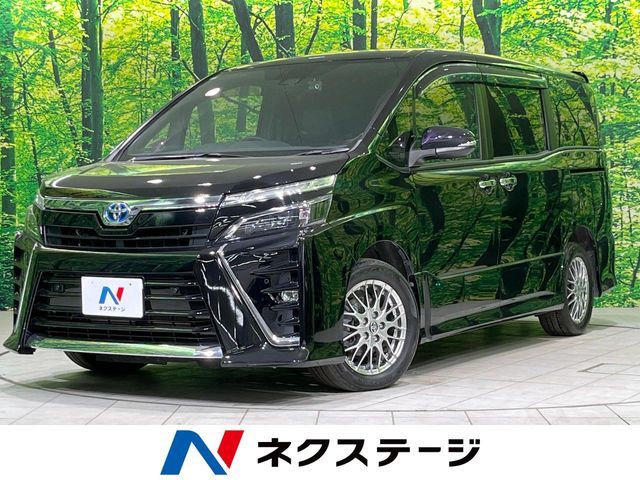 TOYOTA / VOXY HYBRID