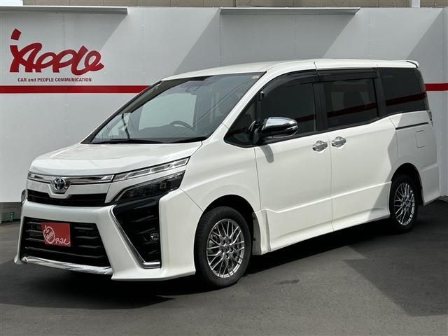 TOYOTA / VOXY HYBRID