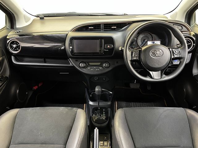 Japanese used car Ref# 1550509 TOYOTA / VITZ HYBRID