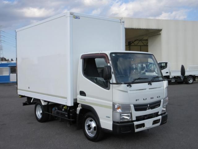 Japanese used car Ref# 1550610 MITSUBISHI / CANTER