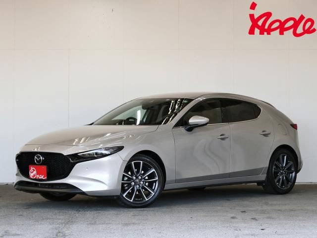 Japanese used car Ref# 1551818 MAZDA / MAZDA3 FASTBACK