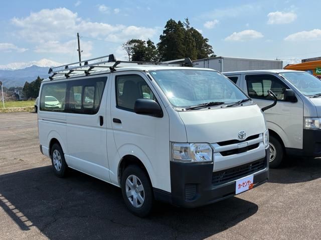 TOYOTA / REGIUSACE van 4WD