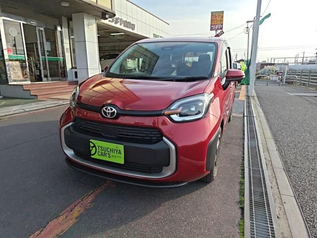 Japanese used car Ref# 1552297 TOYOTA / SIENTA HYBRID