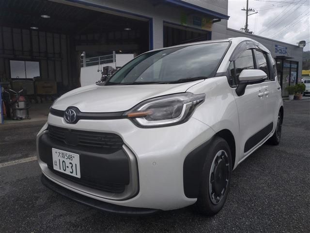 Japanese used car Ref# 1552302 TOYOTA / SIENTA HYBRID
