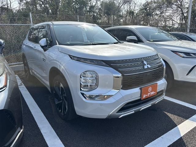 Japanese used car Ref# 1552346 MITSUBISHI / OUTLANDER PHEV