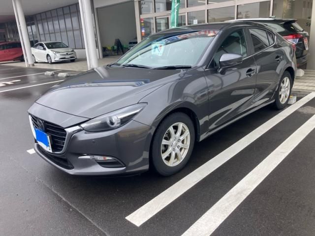 Japanese used car Ref# 1552412 MAZDA / AXELA sedan