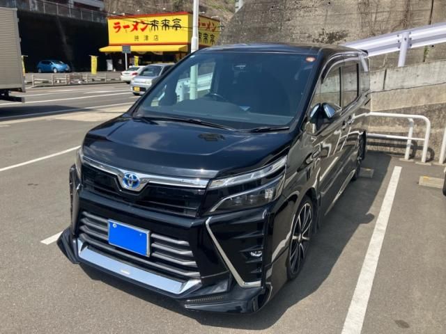 TOYOTA / VOXY HYBRID