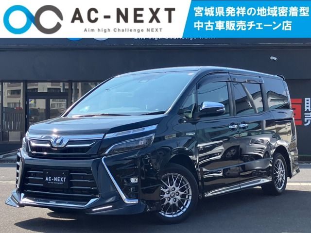 TOYOTA / VOXY HYBRID