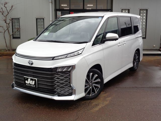 TOYOTA / VOXY HYBRID
