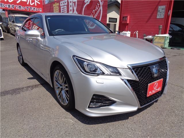 TOYOTA / CROWN sedan hybrid