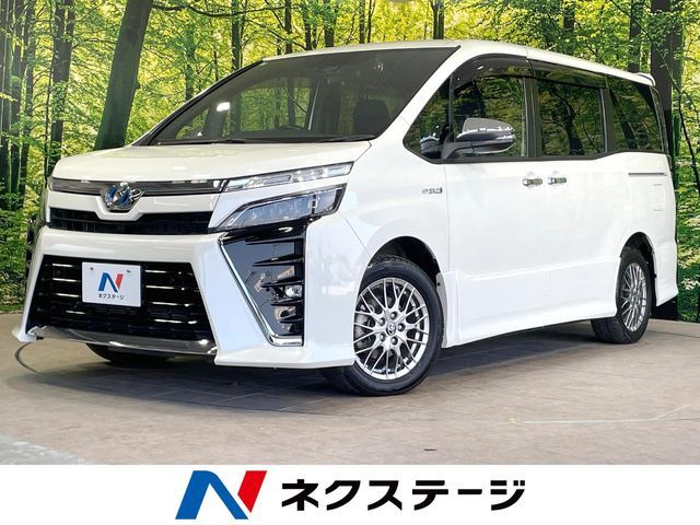 TOYOTA / VOXY HYBRID