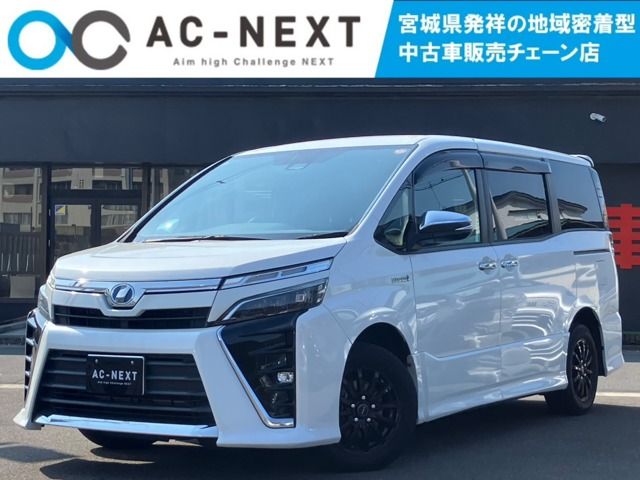 TOYOTA / VOXY HYBRID