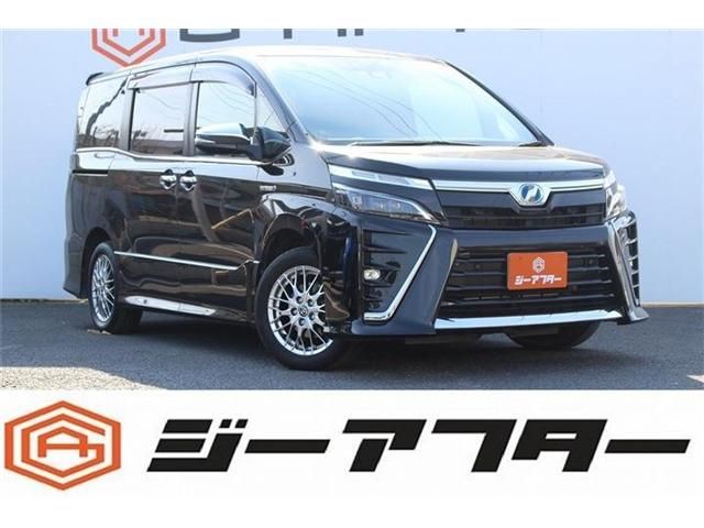 TOYOTA / VOXY HYBRID