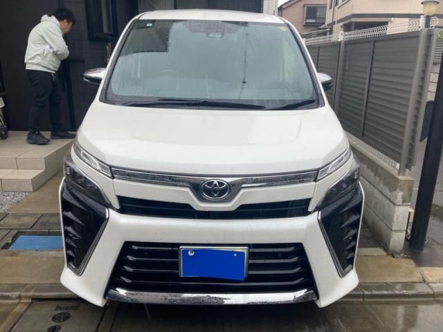 TOYOTA / VOXY