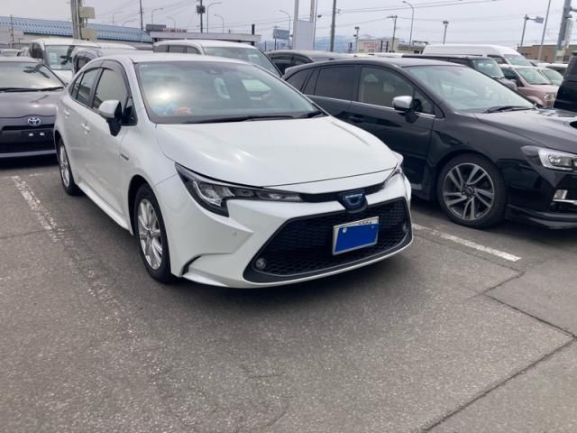 TOYOTA / COROLLA sedan HYBRID 4WD
