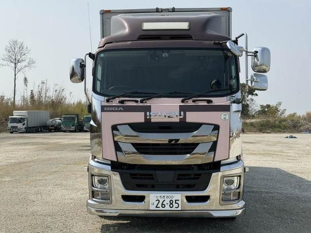 ISUZU / GIGA