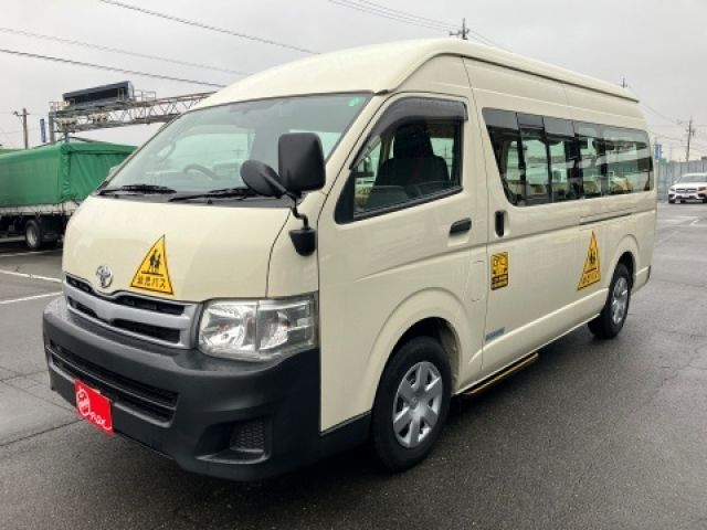 TOYOTA / HIACE COMMUTER