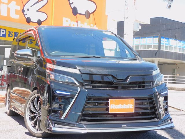 TOYOTA / VOXY HYBRID