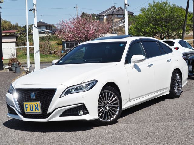 TOYOTA / CROWN sedan hybrid