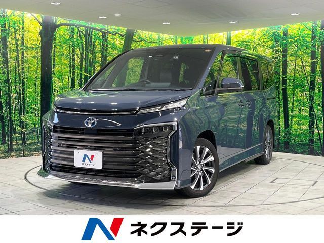 TOYOTA / VOXY HYBRID