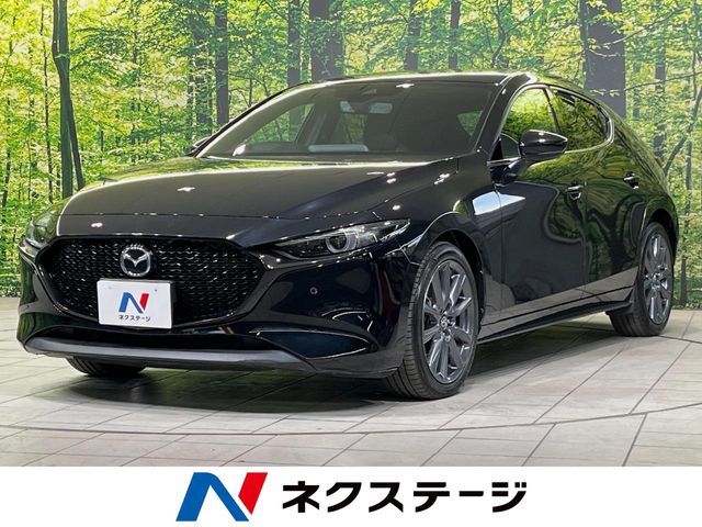 Japanese used car Ref# 1557070 MAZDA / MAZDA3 FASTBACK