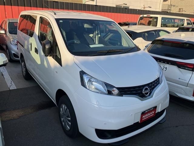 Japanese used car Ref# 1557328 NISSAN / NV200 VANETTE van 4WD