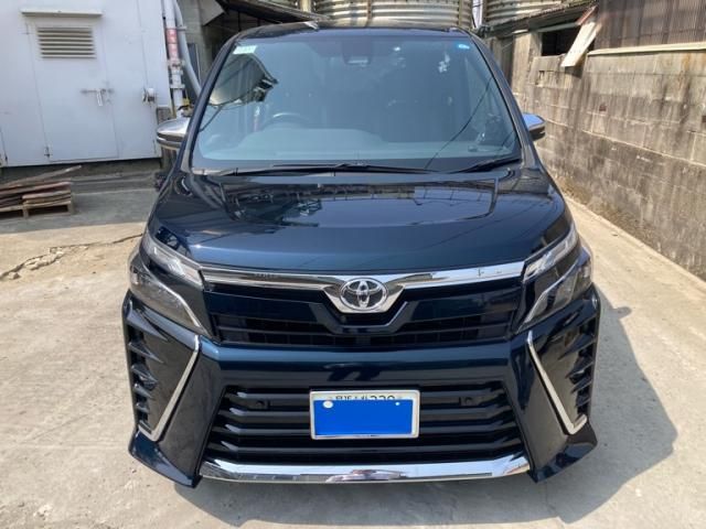 TOYOTA / VOXY