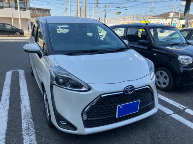 Japanese used car Ref# 1557465 TOYOTA / SIENTA HYBRID