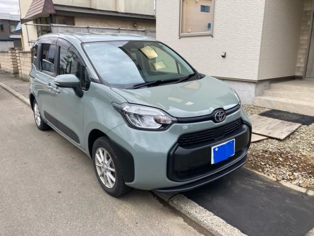 Japanese used car Ref# 1557471 TOYOTA / SIENTA HYBRID