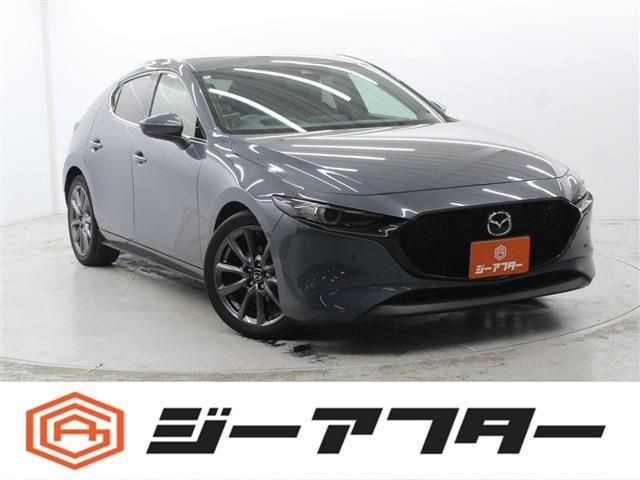 Japanese used car Ref# 1557882 MAZDA / MAZDA3 FASTBACK