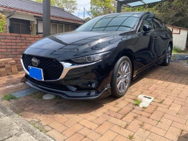 MAZDA / マツダ３セダン