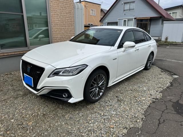 TOYOTA / CROWN sedan hybrid 4WD