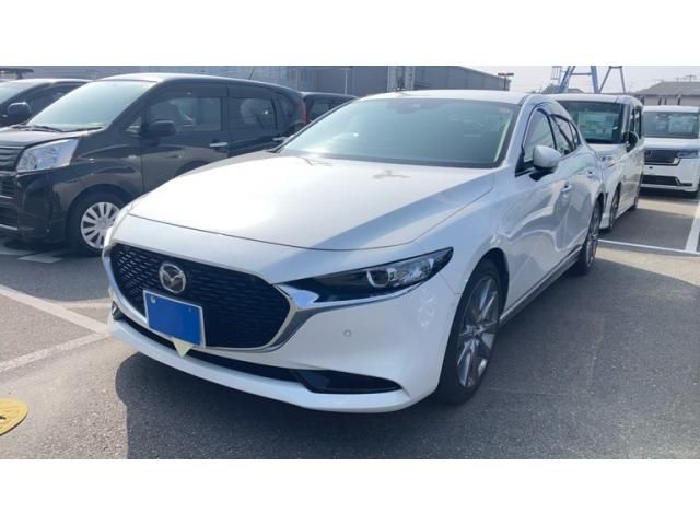 MAZDA / マツダ３セダン