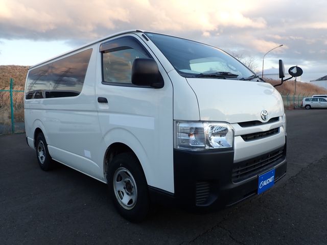 TOYOTA / HIACE van 4WD