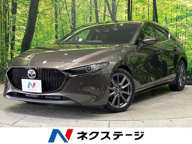 Japanese used car Ref# 1558352 MAZDA / MAZDA3 FASTBACK