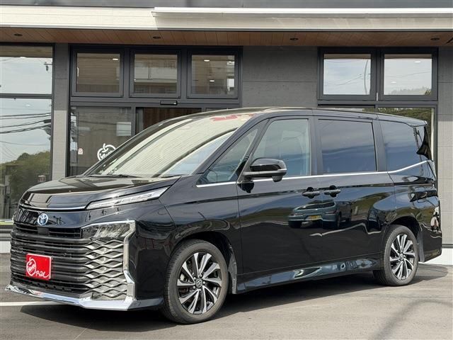 TOYOTA / VOXY HYBRID