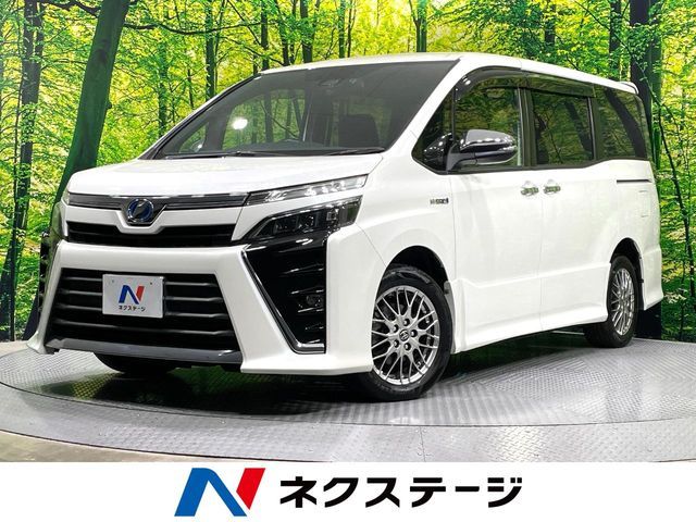 TOYOTA / VOXY HYBRID