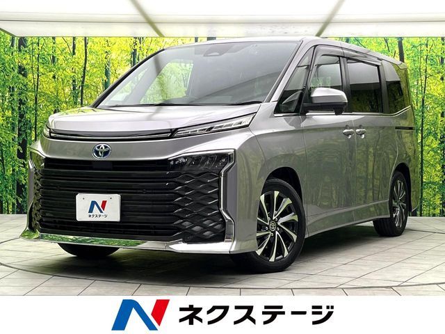 TOYOTA / VOXY HYBRID