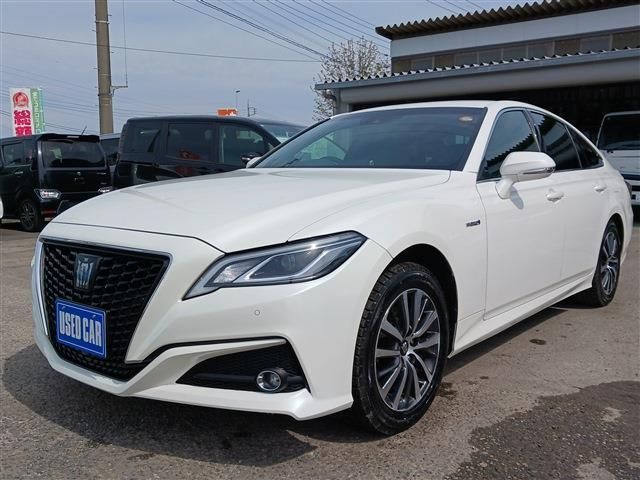 TOYOTA / CROWN sedan hybrid 4WD