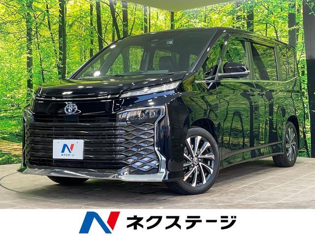 TOYOTA / VOXY HYBRID