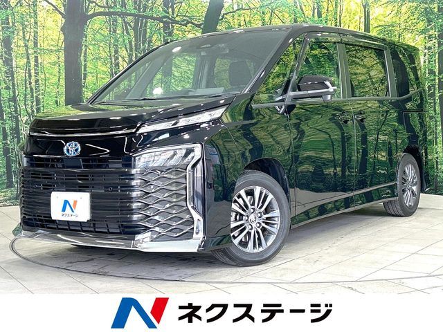 TOYOTA / VOXY HYBRID