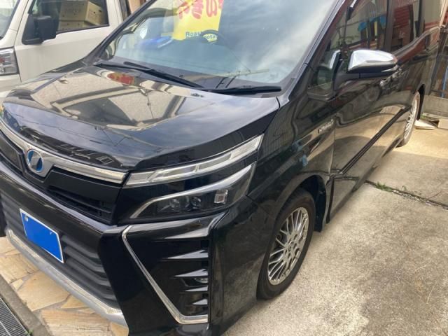 TOYOTA / VOXY HYBRID