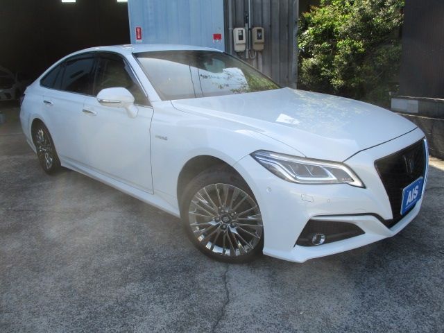 TOYOTA / CROWN sedan hybrid 4WD