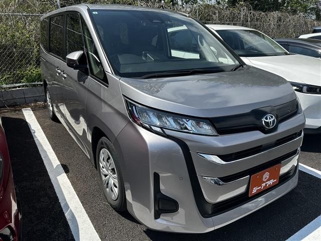 TOYOTA / NOAH